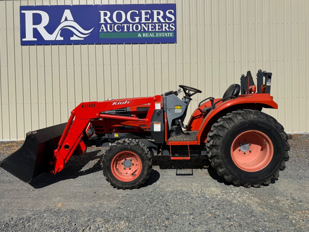 Kioti DK35 Tractor w/ Front End Loader *See Video