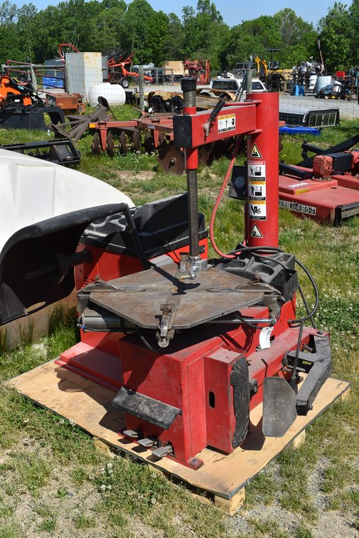 Eagle Equipment TC-950 Wheel Balancer