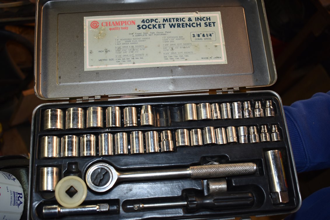 Champion 40 Pc. Metric & Inch Socket Wrench Set