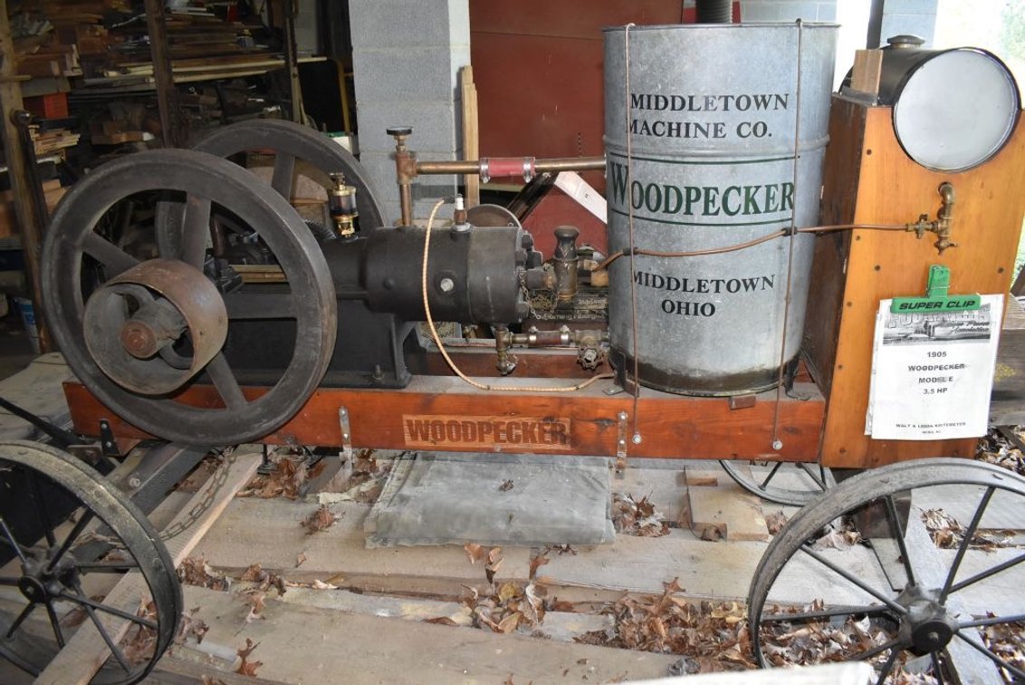1906 Woodpecker Gas Engine on Cart