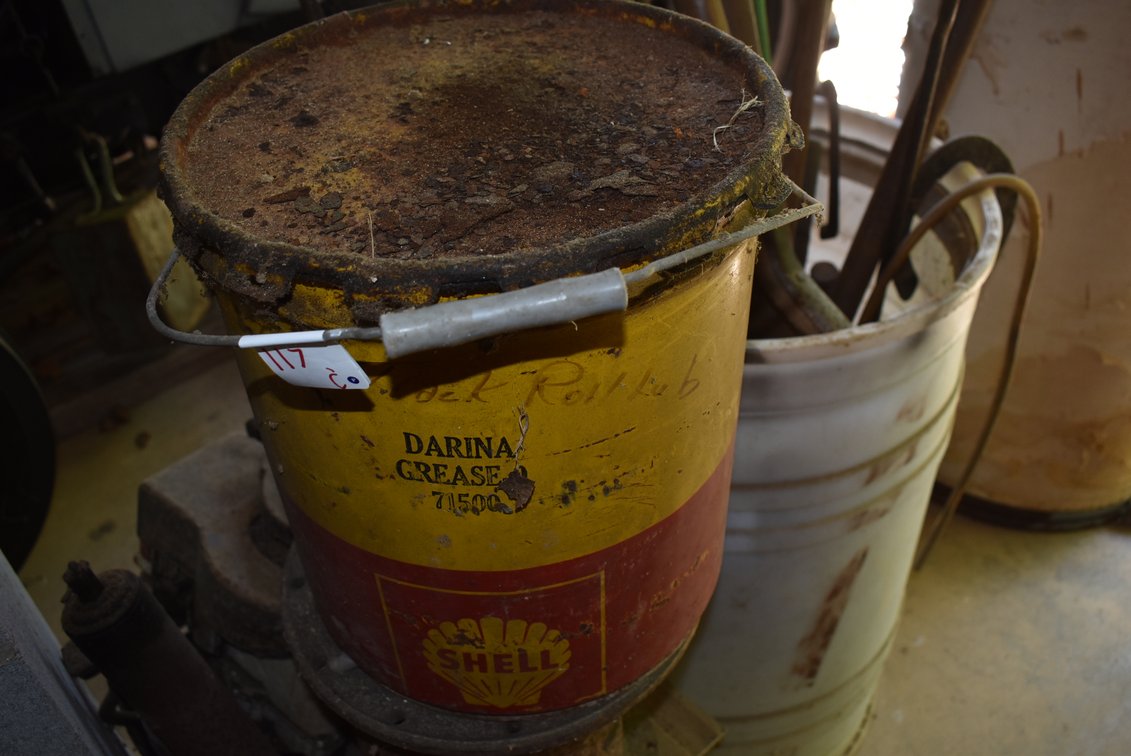 Shell Grease 5 Gallon Bucket