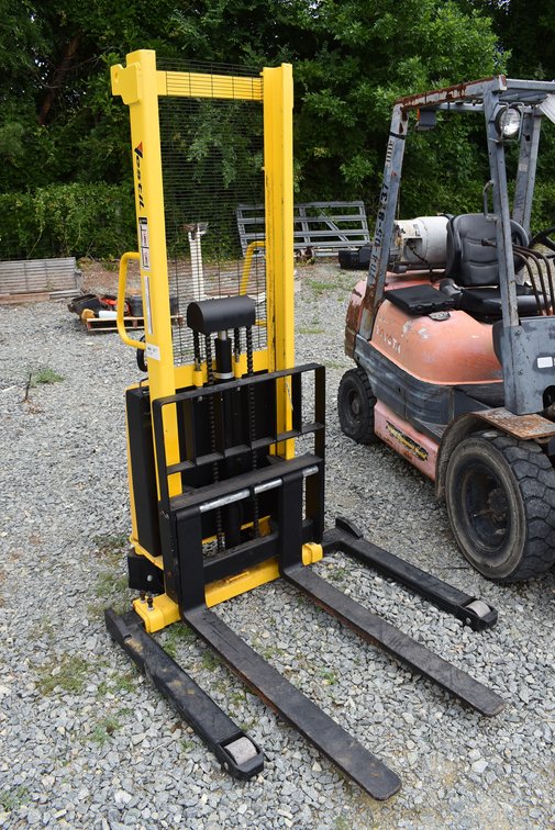 Vestil SL-63-AA Pallet Stacker *See Video