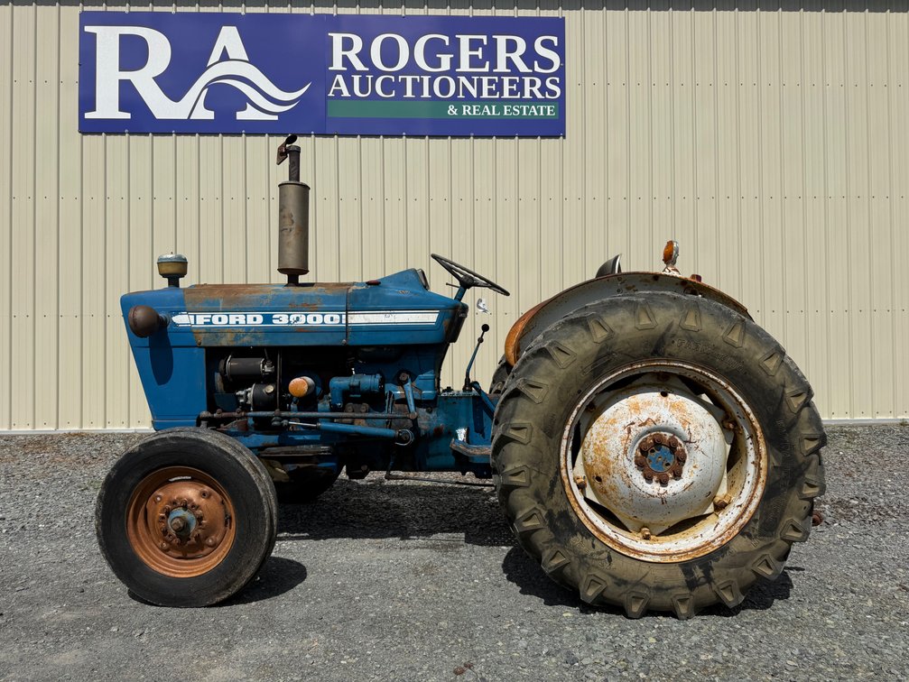 Ford 3000 Tractor *See Video