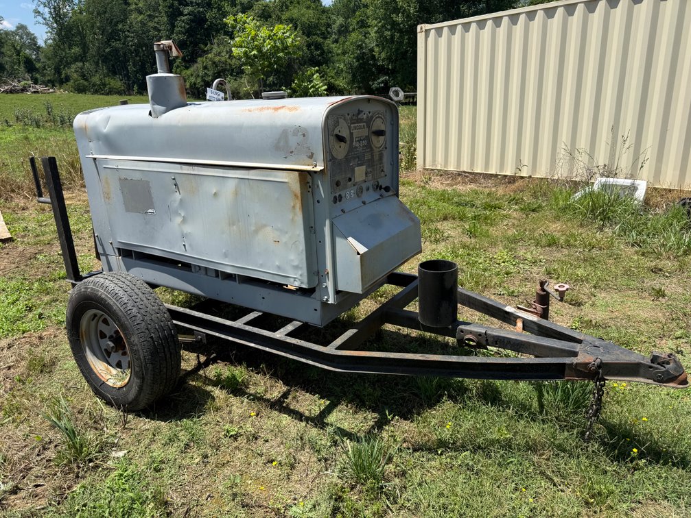 Lincoln SAE-350 Towable Welder