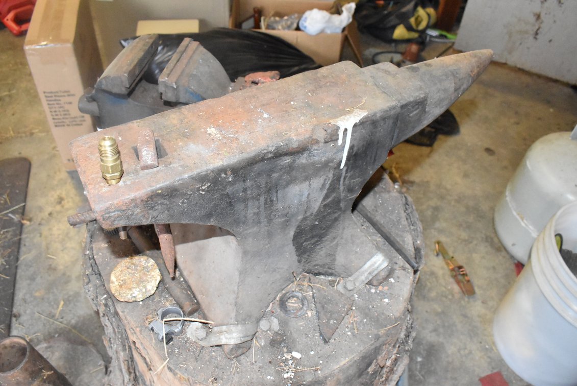 Anvil & Vise on Stump