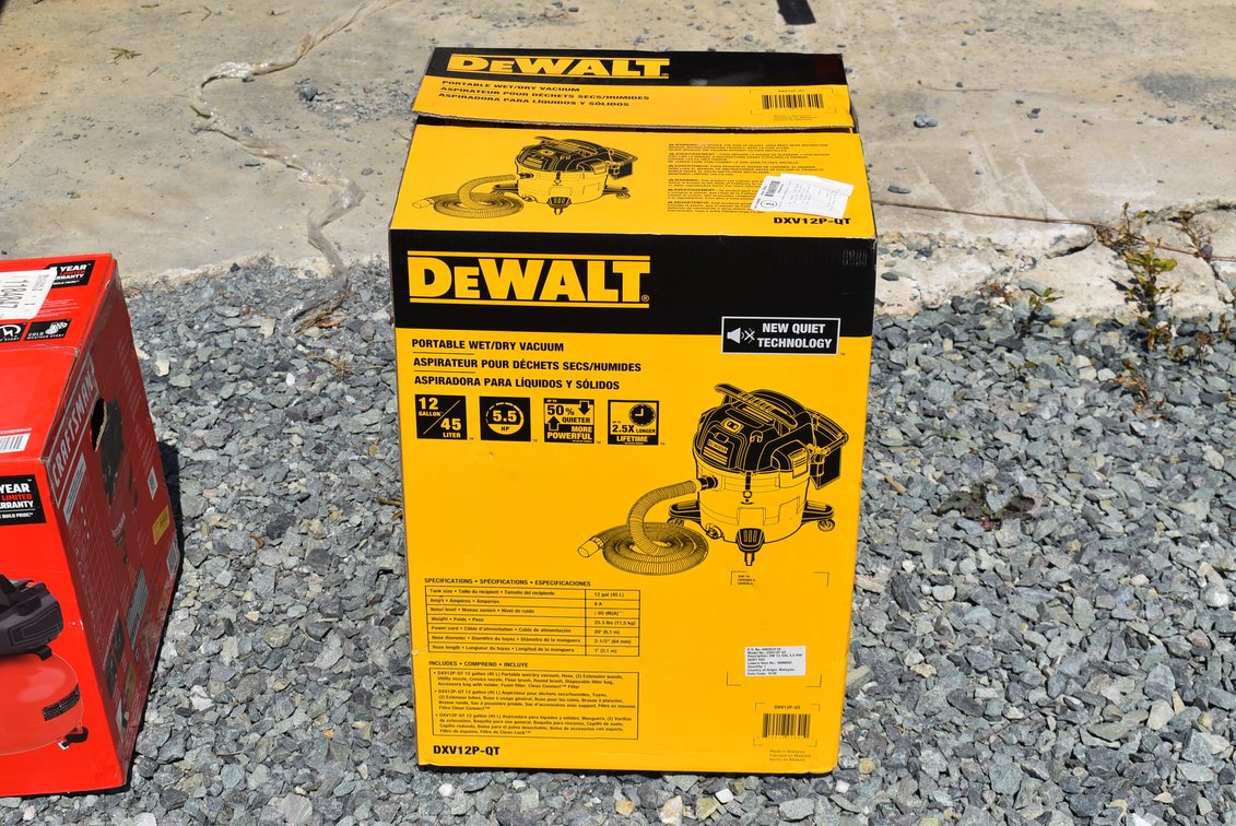 DeWalt 12-Gallon Wet/Dry Vacuum