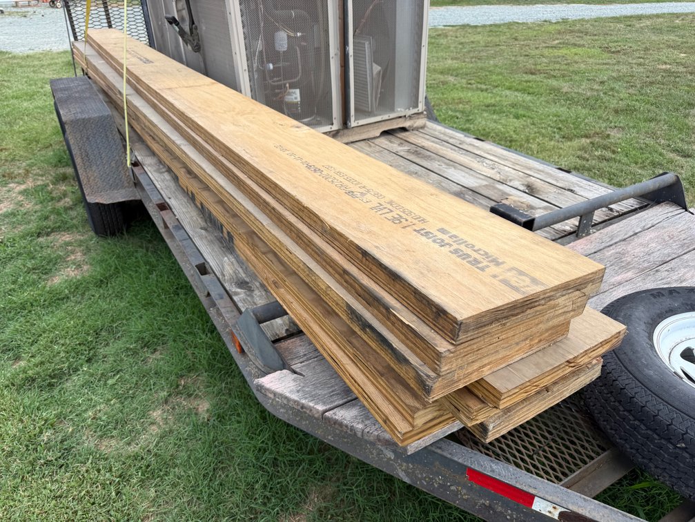 (6) 16 Ft. Wooden Boards