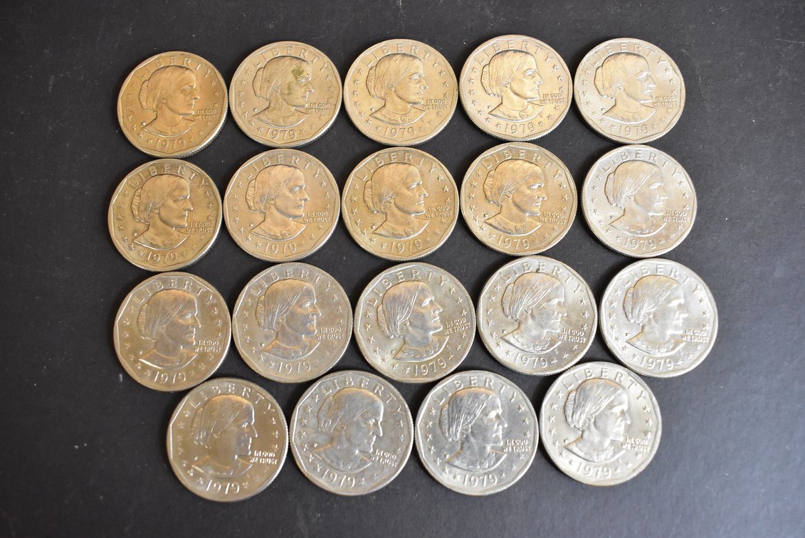 (19) 1979 Susan B Anthony Dollars