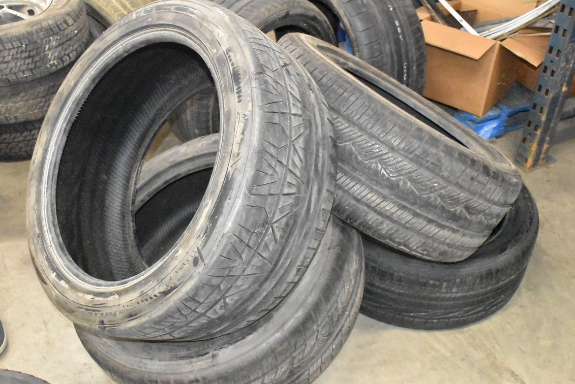 (4) Tires