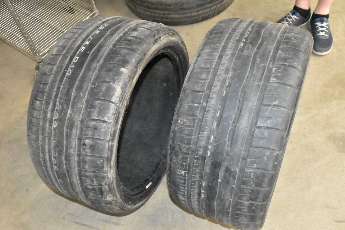 (2) 285/35zR19 99Y Tires