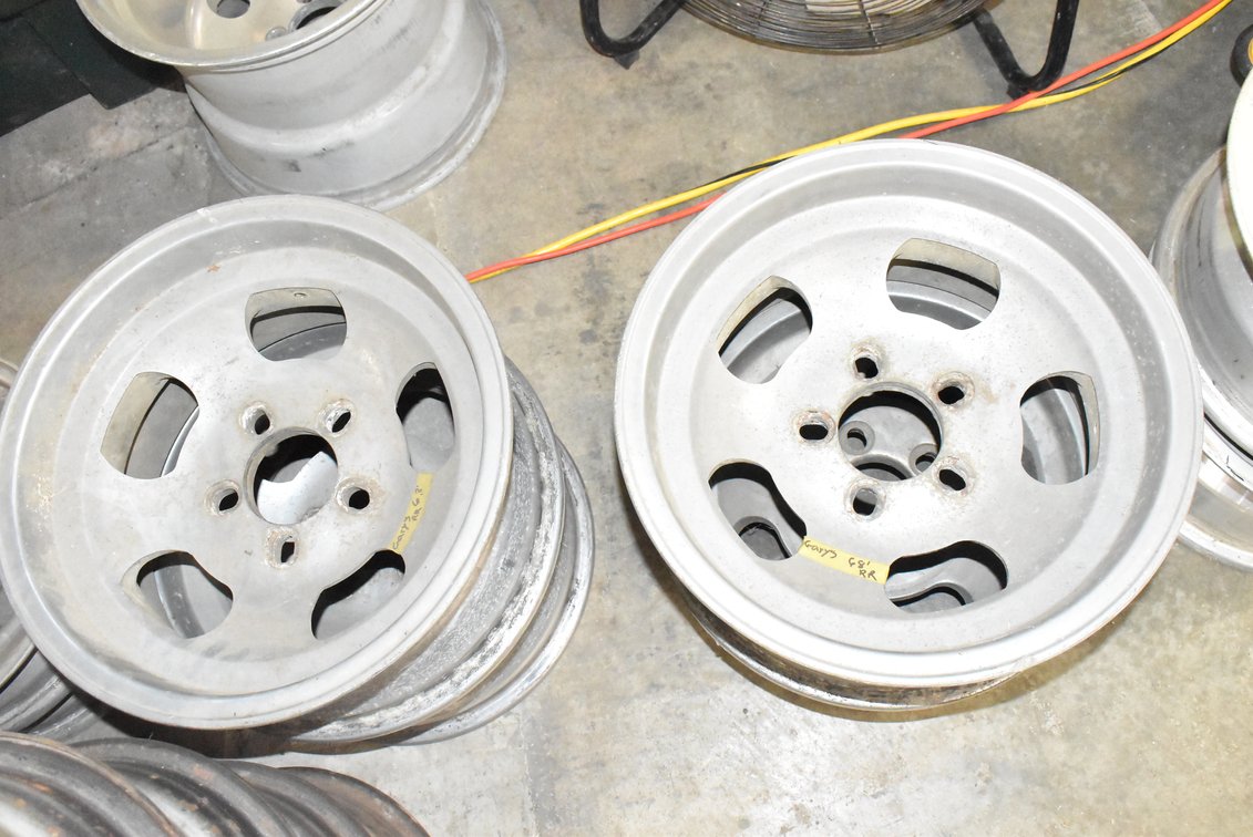 (4) Wheels