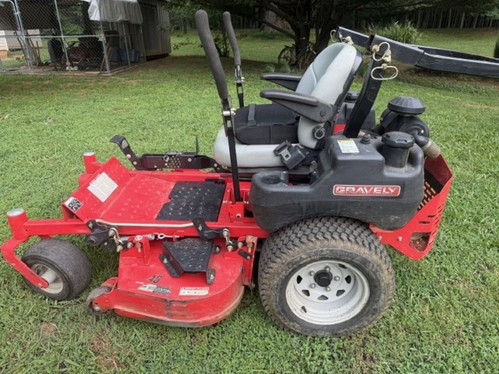 Gravely Pro-Turn 148 Commercial Zero-Turn Lawn Mower *See Video