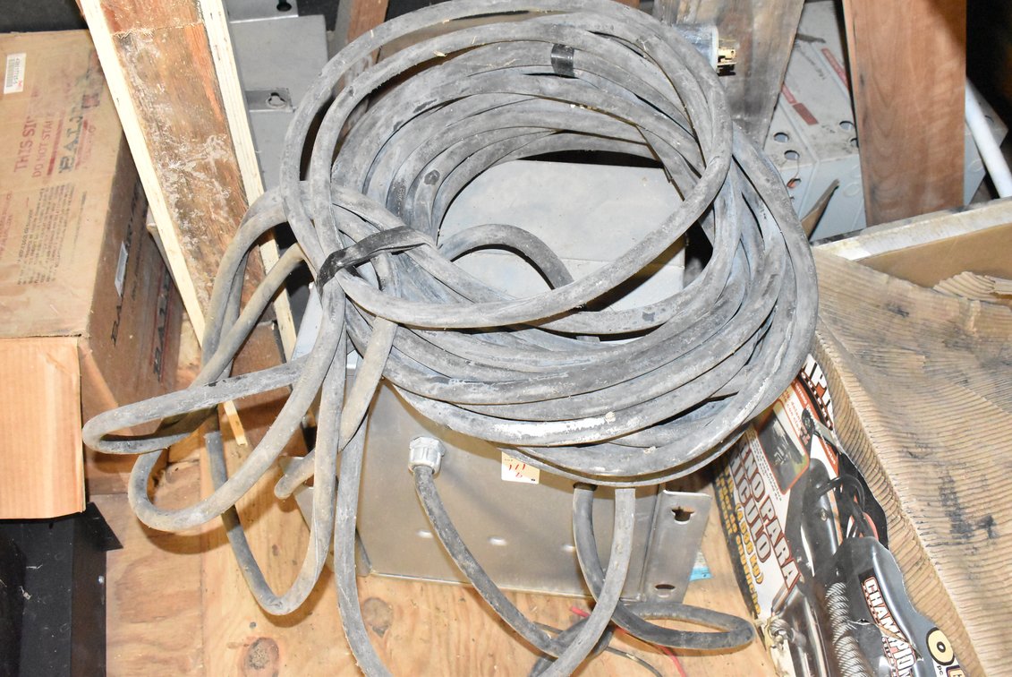 Dongan Transformer w/ Large Black Cord
