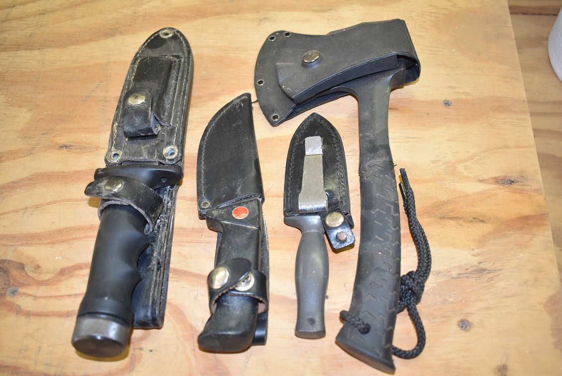 Hatchet & 3 Knives
