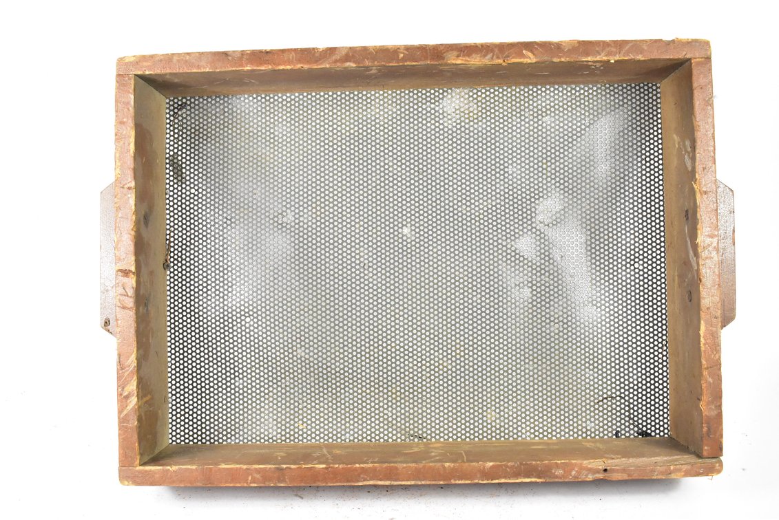 Sifting Pan