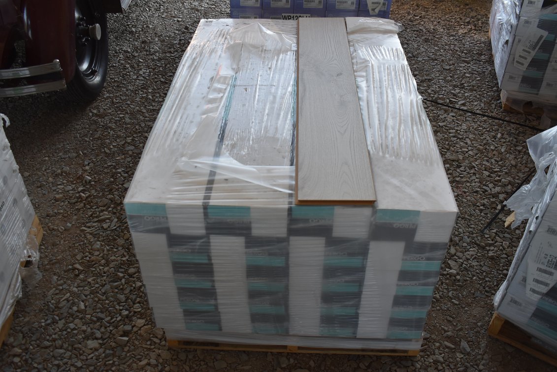 441.8 Sq. Ft.  PERGO Seaholme Oak Click Flooring