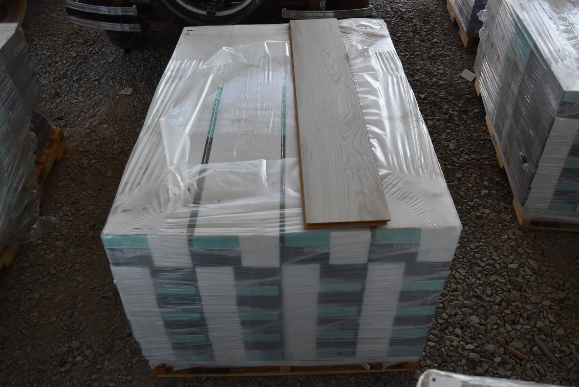 441.8 Sq. Ft.  PERGO Seaholme Oak Click Flooring