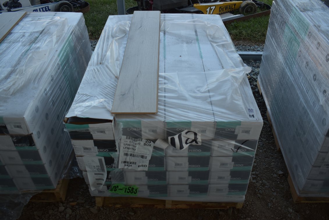 441.8 Sq. Ft.  PERGO Harkness Oak Click Flooring