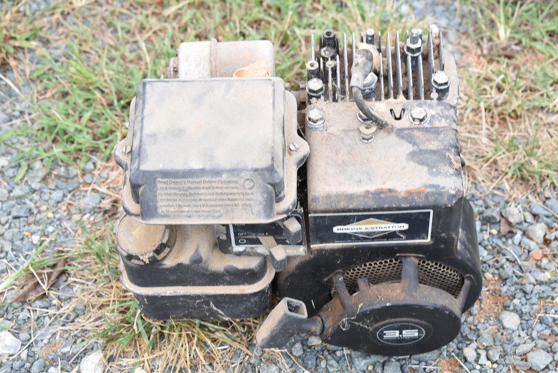 Briggs & Stratton Engine