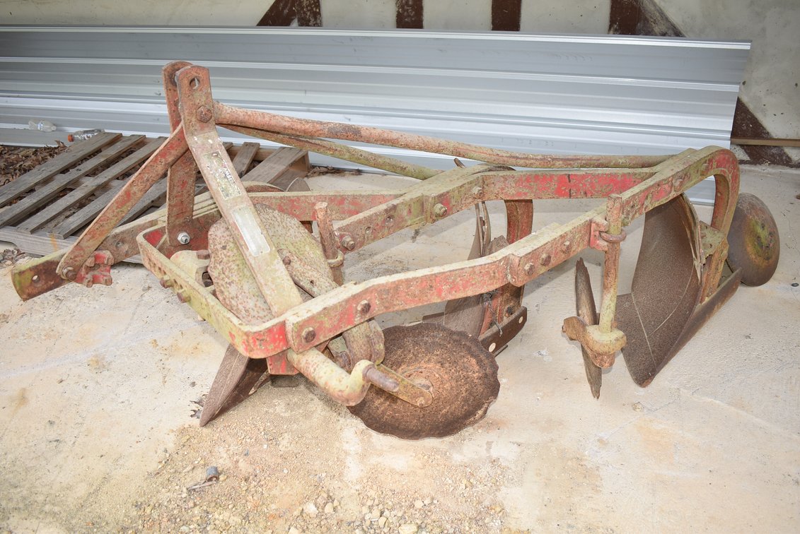 Massey Ferguson 3 Bottom Plow
