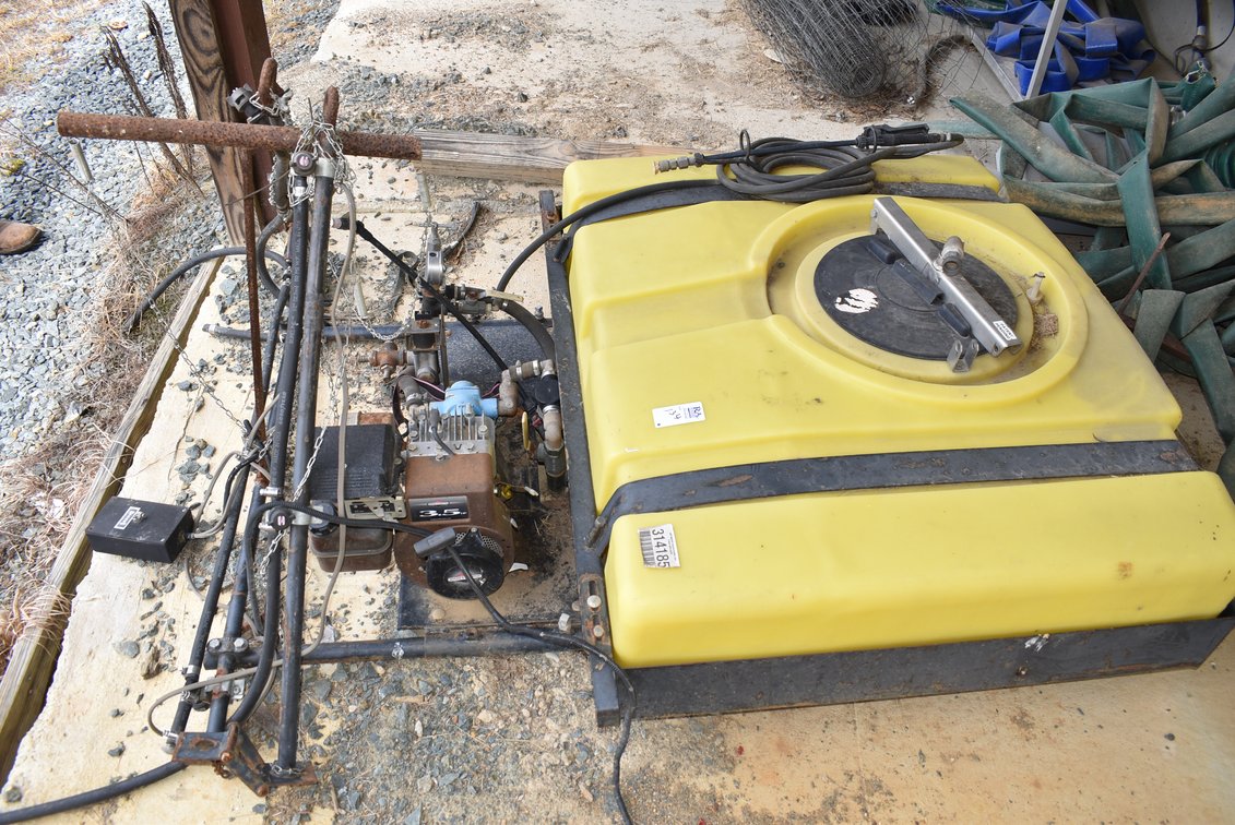 Yellow Sprayer w/ Engine - Stuck
