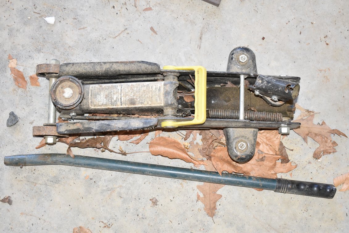 Small Hydraulic Floor Jack
