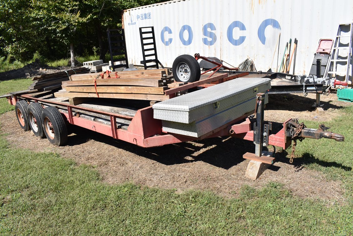 18' Triaxle Trailer w/ Toolbox - No Title