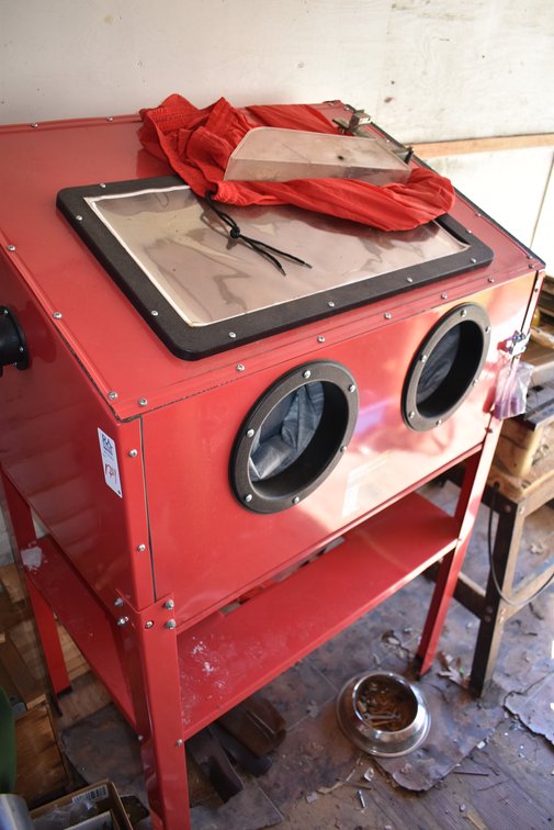Floor Blast Cabinet