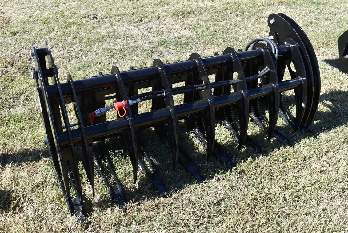 GIYI CLG72 Skid Steer Curved Log Grabber