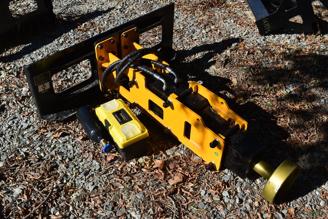 GIYI D680 Pile Hammer