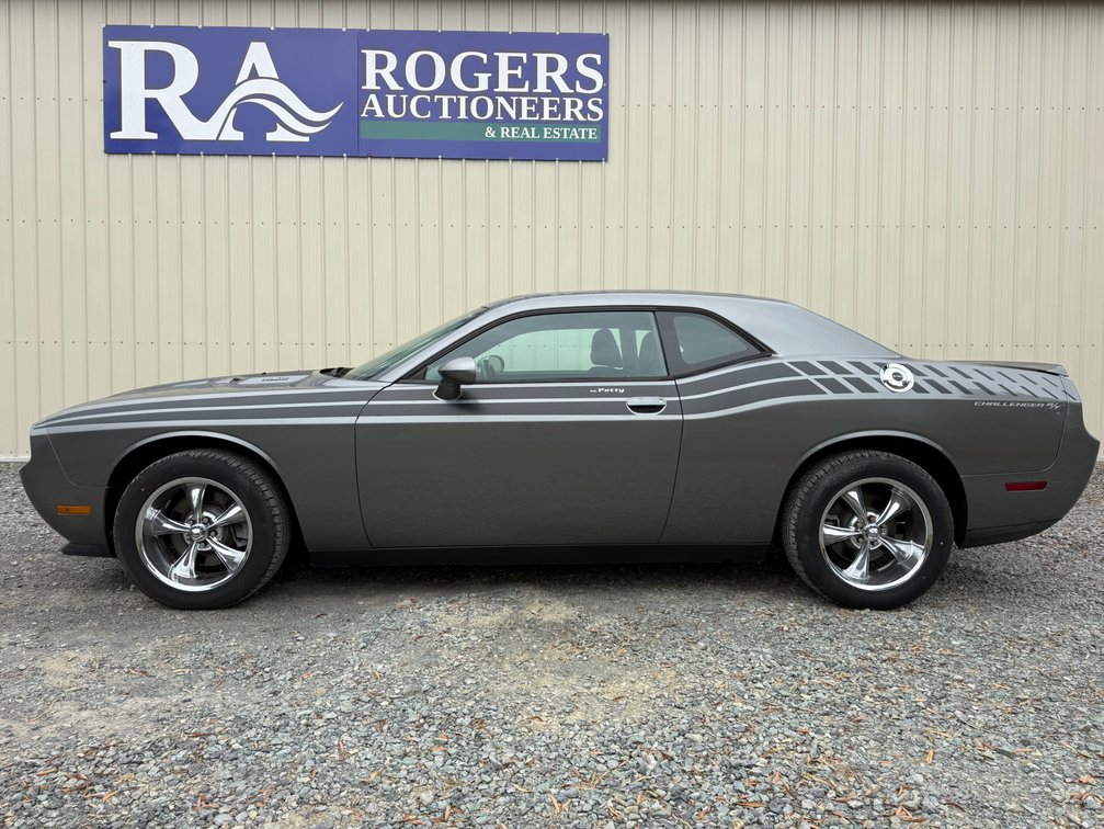 Dodge Challenger *See Video