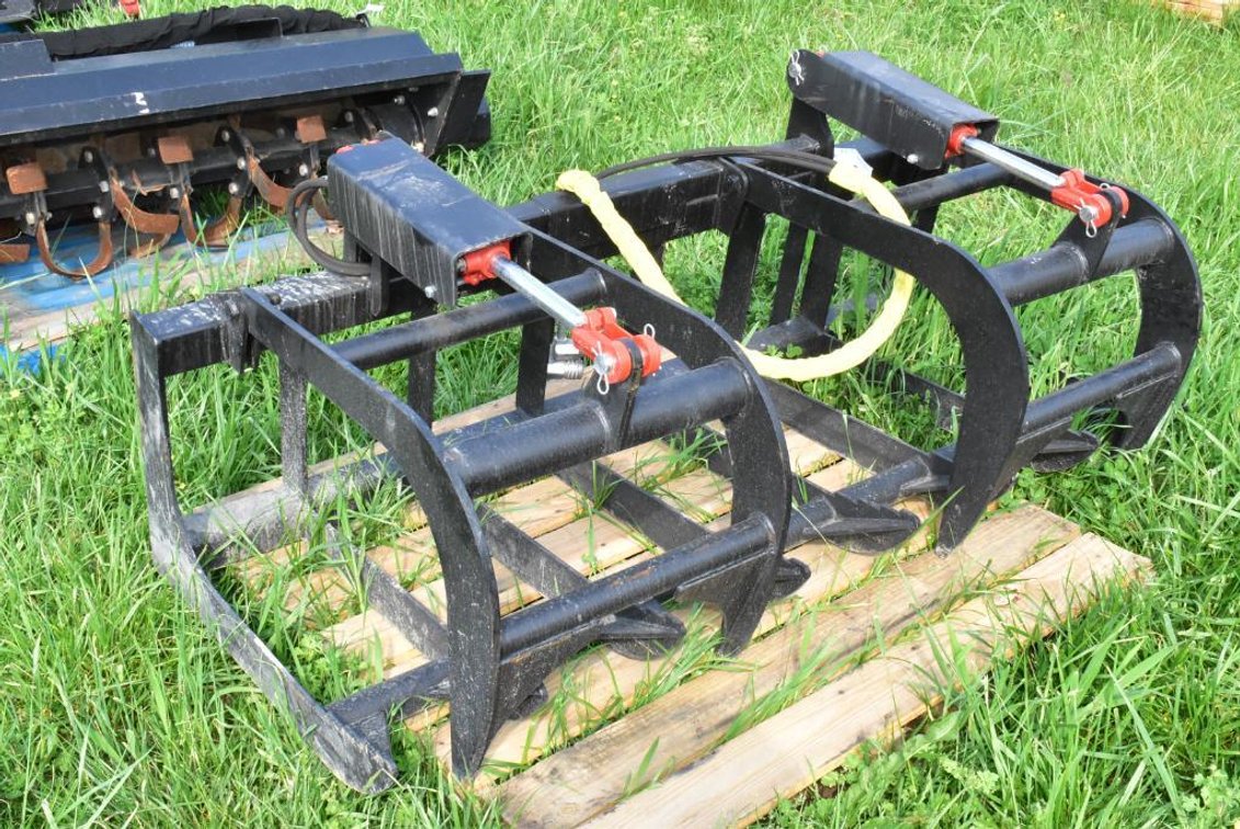 Grapple Attachment for Skid Loader