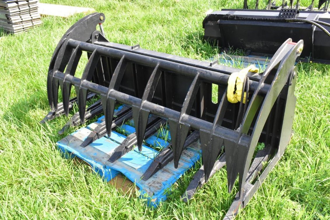 Grapple Attachment for Skid Loader