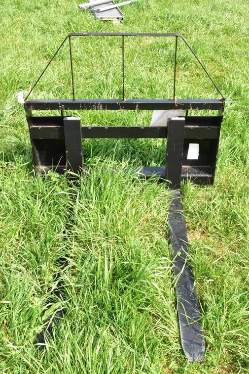 Pallet Forks Attachment for Skid Loader
