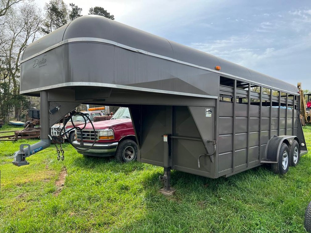 2007 Delta Double Axle Livestock Trailer 