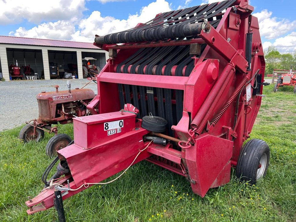 Case IH 8440 Round Baler 
