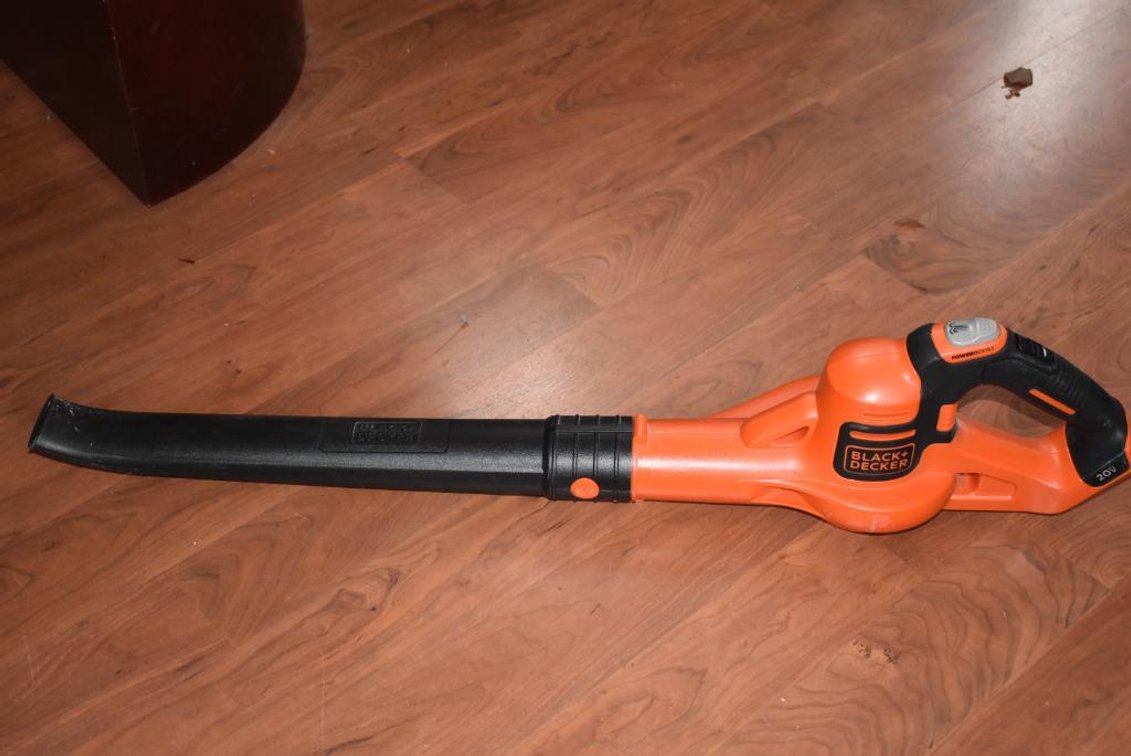 Black & Decker Cordless Blower w/ Lithium Battery