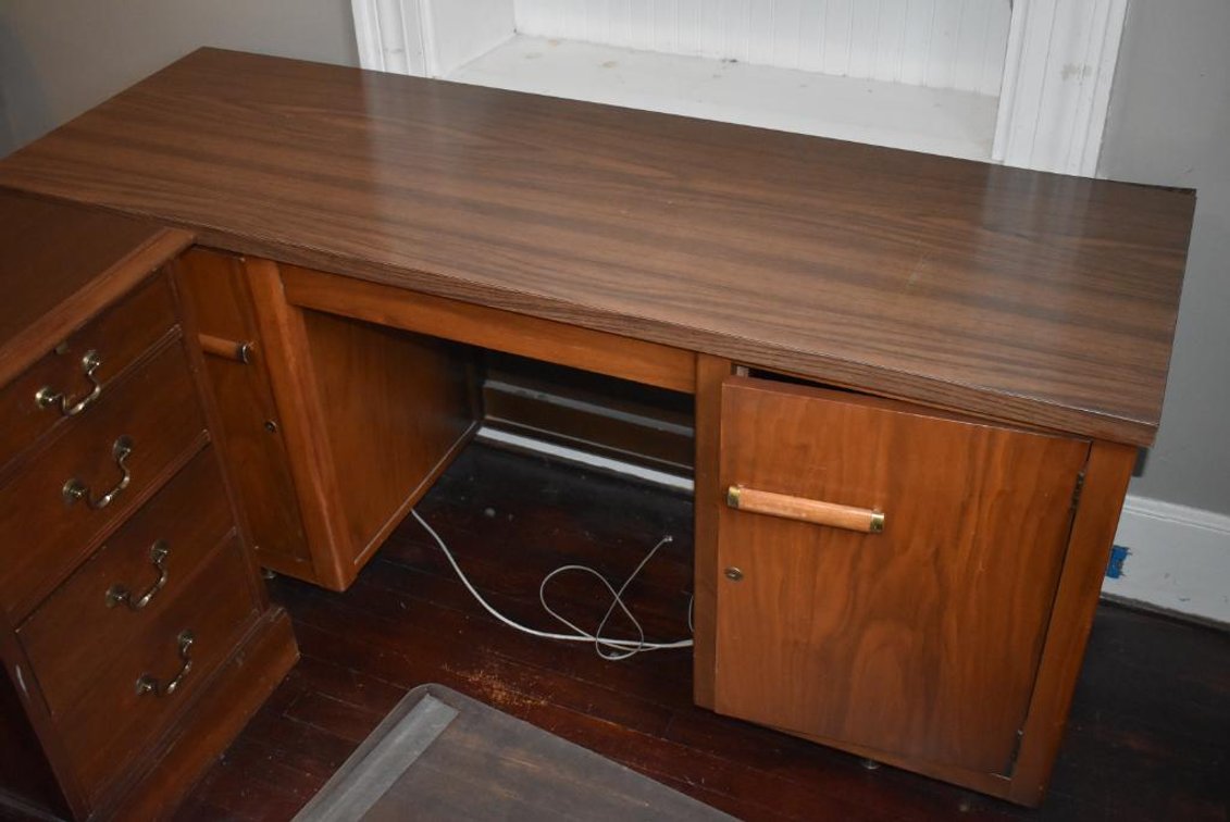2-Drawer Desk