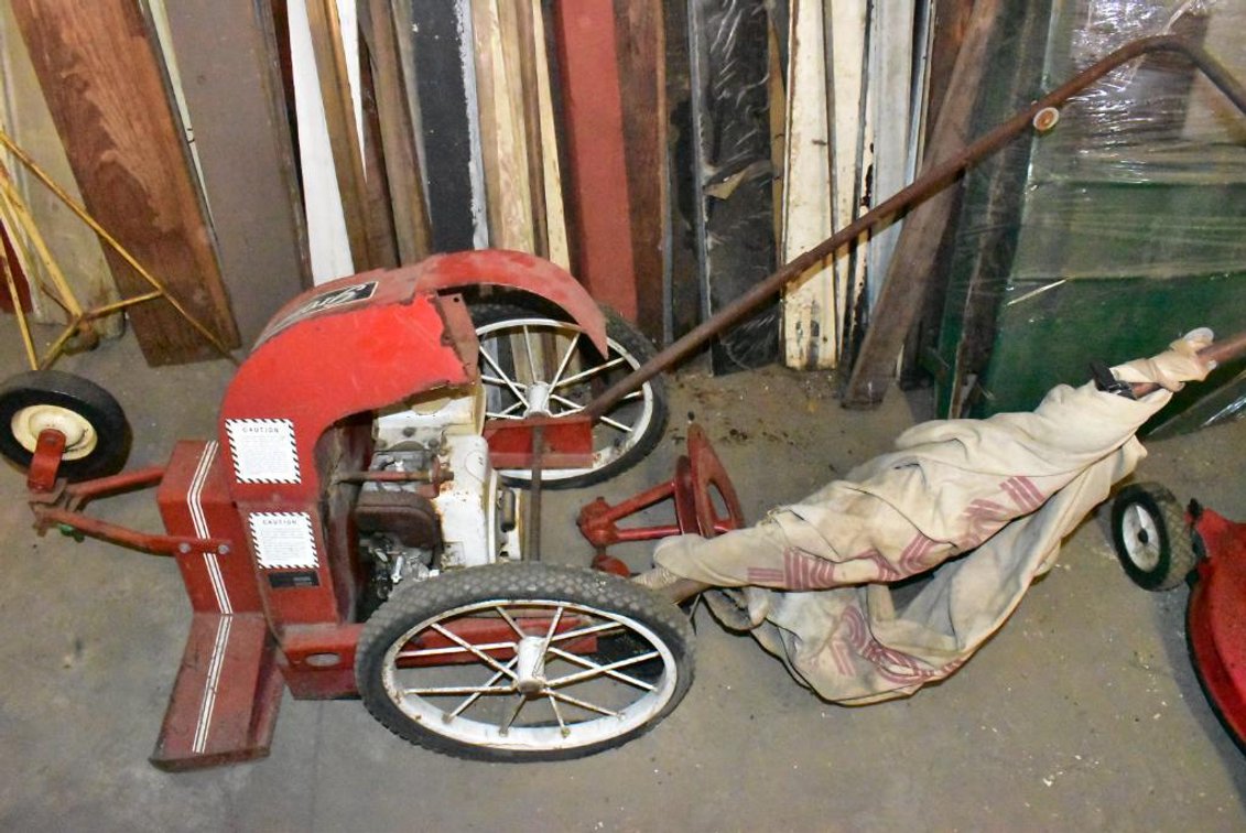 Roof Groundskeeper Lawn Vacuum
