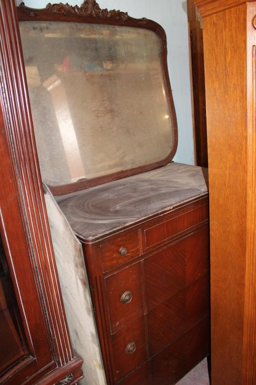 Vintage Chest of Drawers w/ Mirror