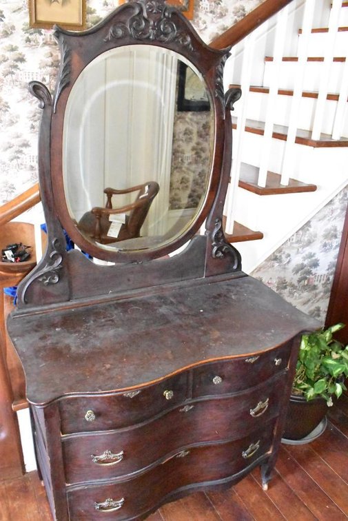 Antique 4 Drawer Dresser Vanity