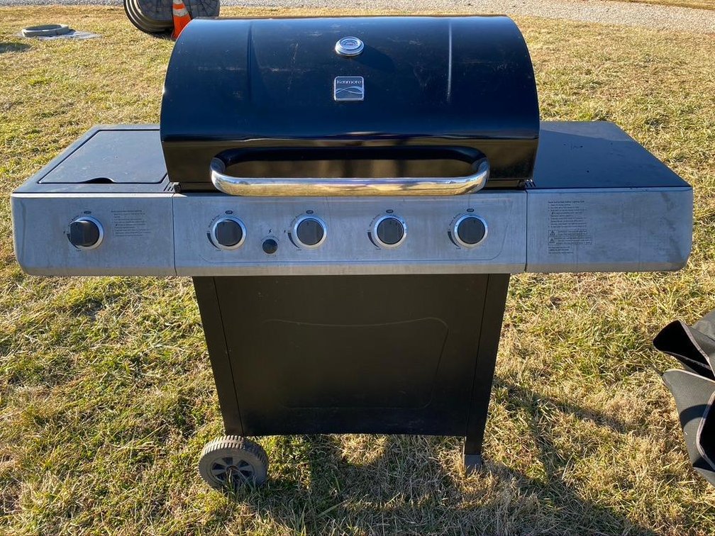 Four-Burner Kenmore Grill w/ Side Burner 