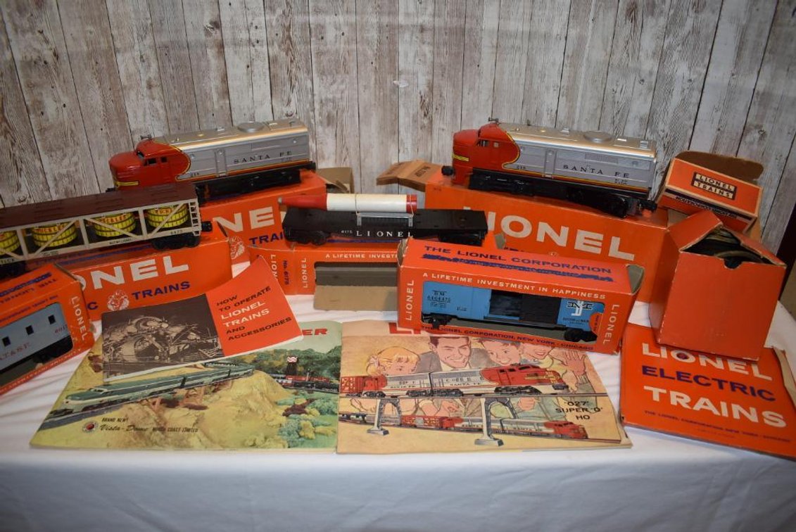 Vintage Lionel Train Collection w/ Tracks