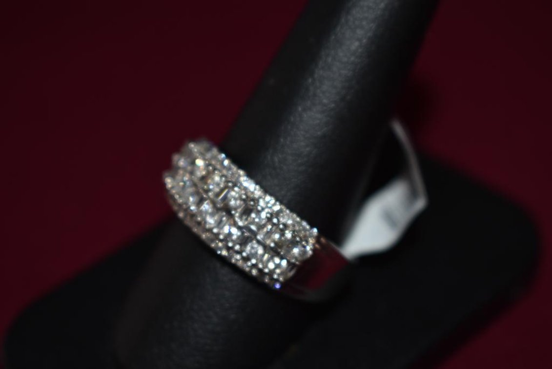 14k 8.20g WG Baguette & Round Diamonds