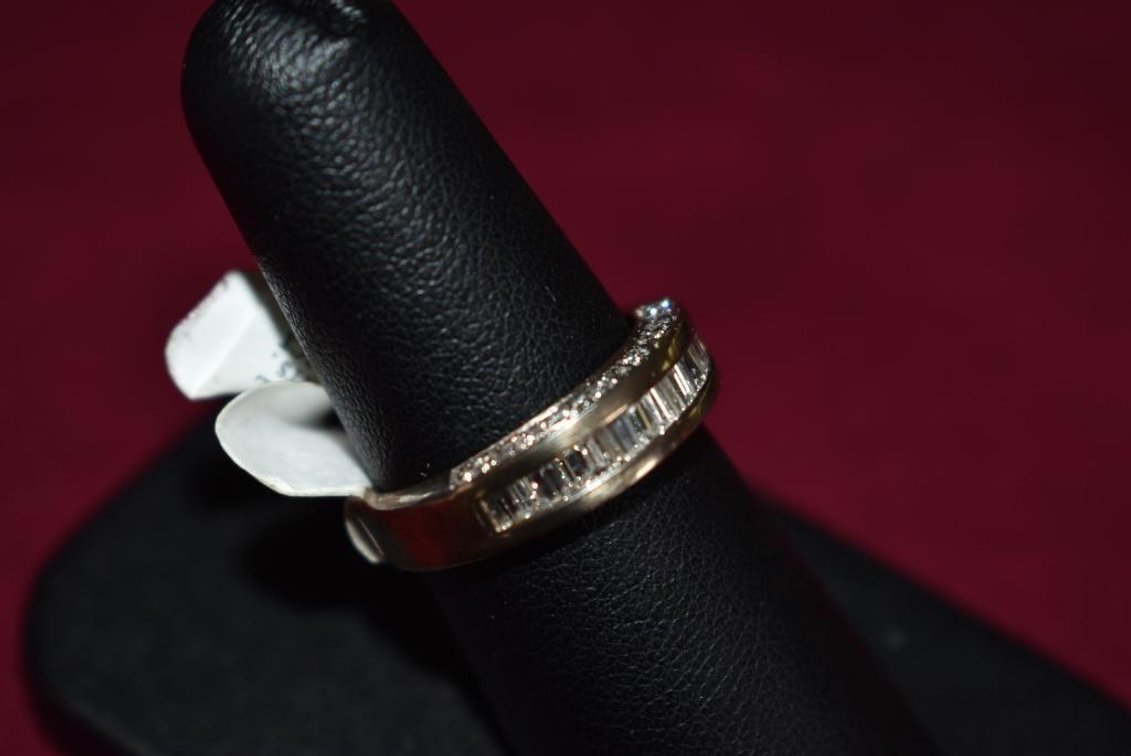 14k 5.20g WG Band w/ Baguettes .80 Ct. Ring
