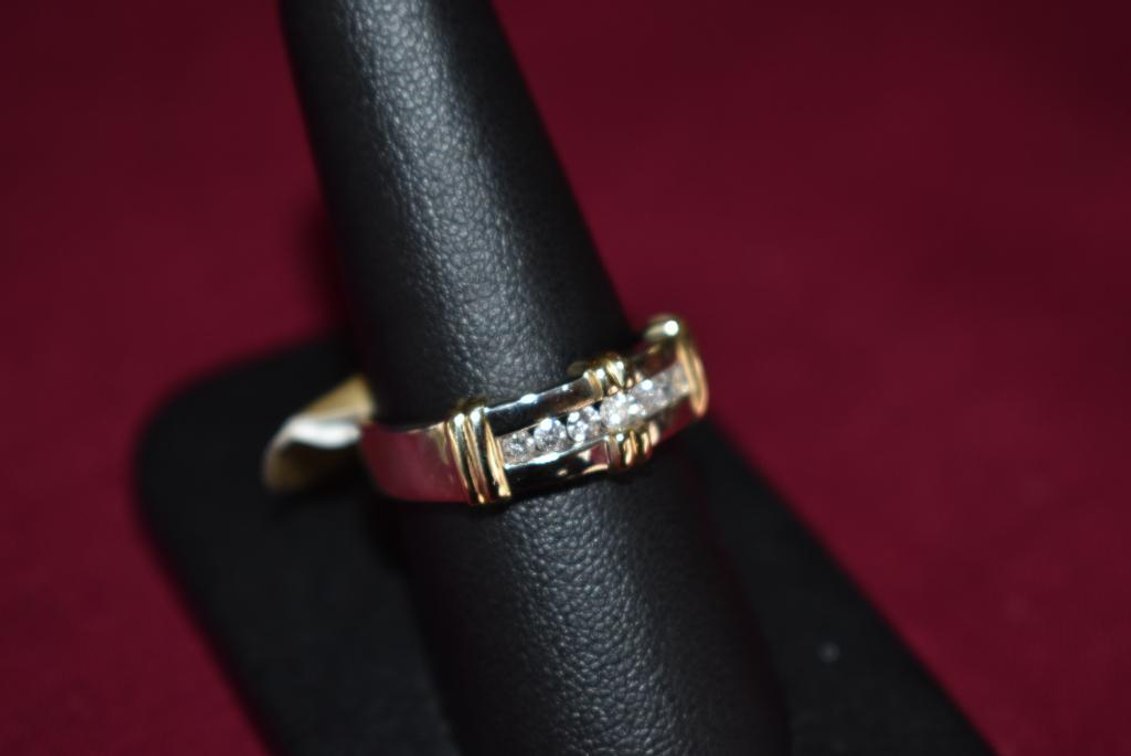 14k 5.80g WG Chanel Diamond Ring