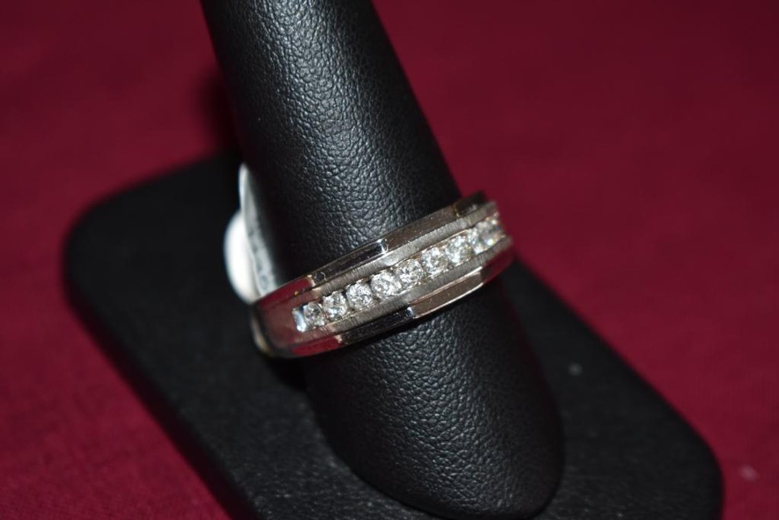 10k 3.80g 1/2 Ct. Diamond Angular Band