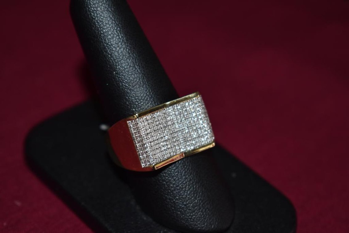 10k 5.20g YG Pave' Top Diamond Ring