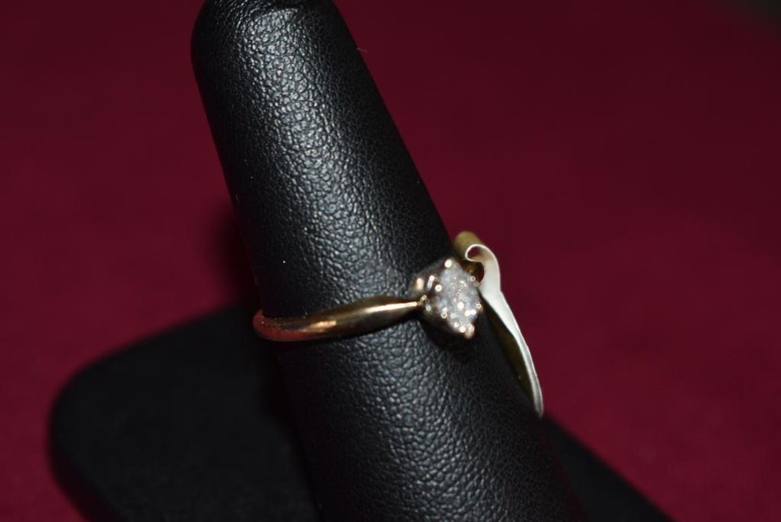 14k 2.00g YG 1/4 Ct. Marquise Diamond Ring