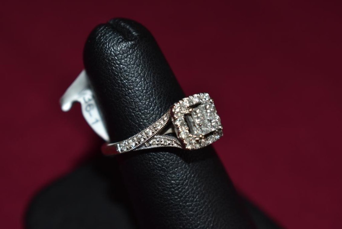 14k 2.30g WG Square Invisible Setting Diamond Ring